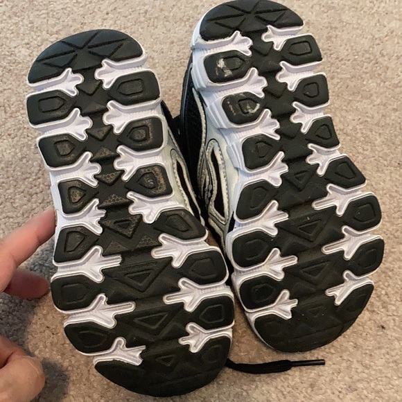 Boys runners - Picture 2 of 9